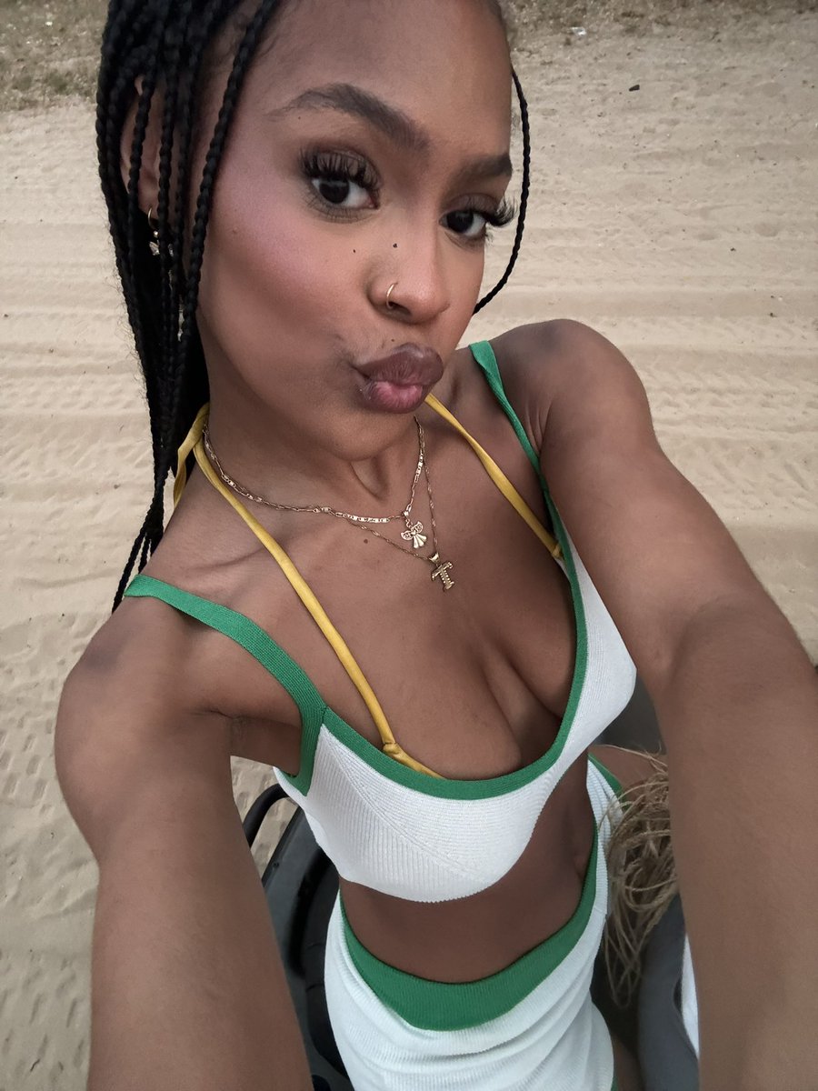 tamunopreyee's tweet photo. everyone gets kisses &amp; smiles https://t.co/v2Cm1219KK