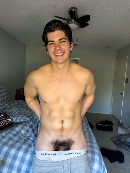 Felt ripped might delete later hehe https://t.co/AoLbEbhf79