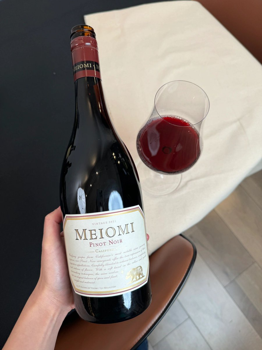 Juliska961's tweet photo. My love is like a fine wine 🤭🍷 https://t.co/bfGQnKPdbt
