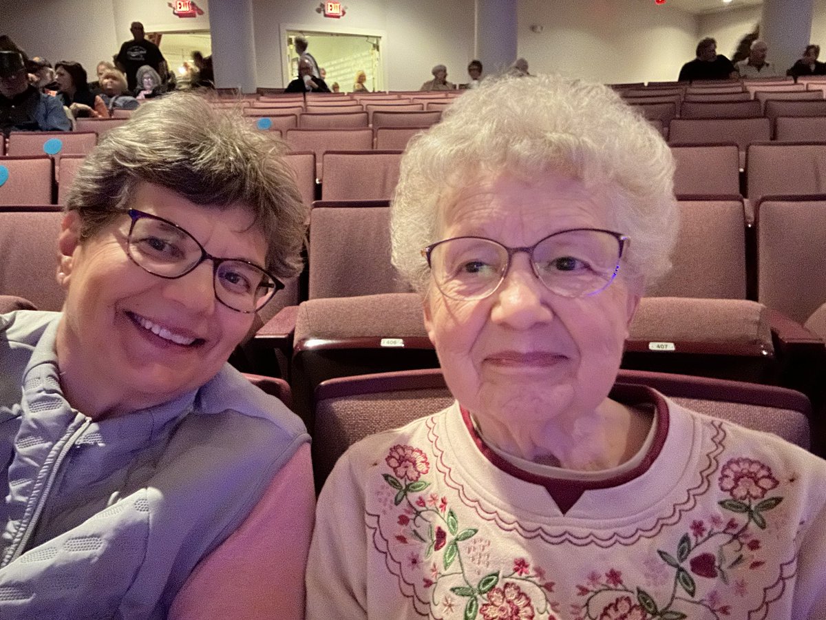 cklase1's tweet photo. @oakridgeboys @joebonsall @DuaneAllen32993 @wlgolden @RASterban My mom & I were at the #ORB concert at the @MansioTheatre in #branson in November, 2023. So lucky to see them and bonus: Daniel O’Donnell was in the crowd! #favboyband #lifetimefan #farewelltour #foreverinmy❤️ https://t.co/ugCvEWQ6DP