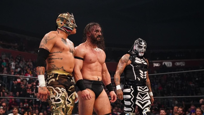 RingRevue's tweet image. Penta El Zero Miedo gibt ein Update zu PAC: Das Death Triangle-Mitglied erklärt, dass PAC bald zurückkommt, nachdem er seit Juli 2023 nicht mehr im AEW-TV zu sehen war. 🤼♂️ #AEW #PAC #DeathTriangle
