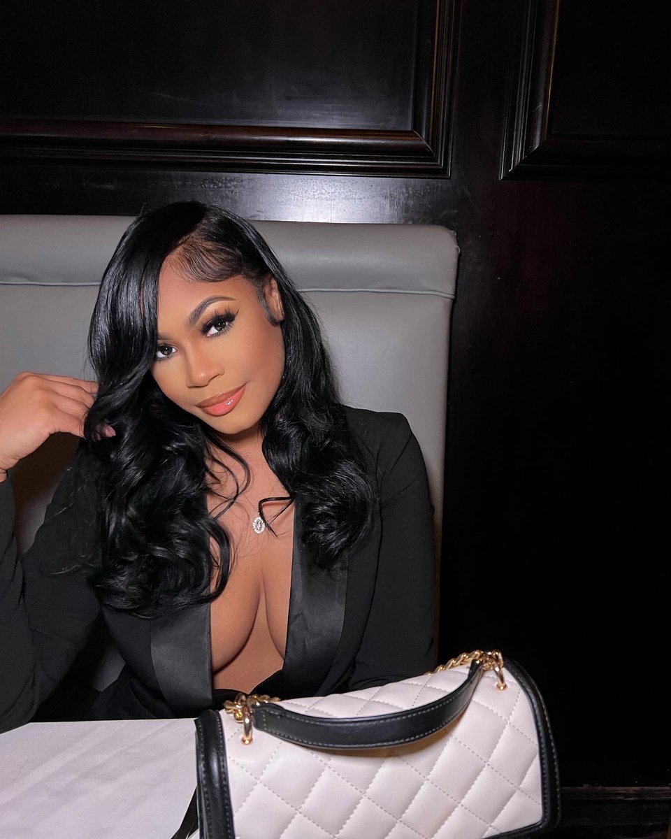 dijoneeee_'s tweet photo. Face gone eat EVERY TIME😍 https://t.co/VQ6rO63d0Z
