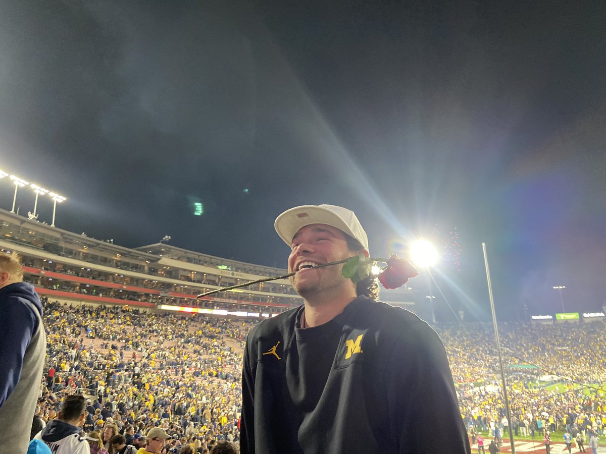 CollinCBrink's tweet photo. @stoolpresidente @Gametime Yoo take my sister @janiebrink and I!Both die hard U〽️ich fans and alum! I worked for THE TEAM while I was in undergrad too! I wouldnt be too upset if I had to miss more work…just missed a few days blowin through cash and goin to the Rose Bowl w some buddies. GO BLUE MUDDAFUQ😤 https://t.co/frj7Z841Qx