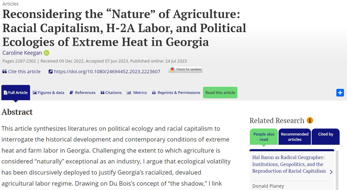 🔥 How does extreme heat affect farmworkers in Georgia? 🌽 👉 A new article by @carolinekeegn explores the links between political ecology, racial capitalism, and the H-2A guestworker program. Read more: bit.ly/47eTs6g #FarmLabor #ClimateJustice #RacialCapitalism