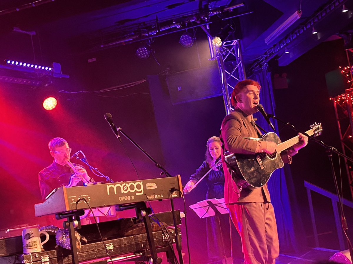 Breaking More Waves tweet media