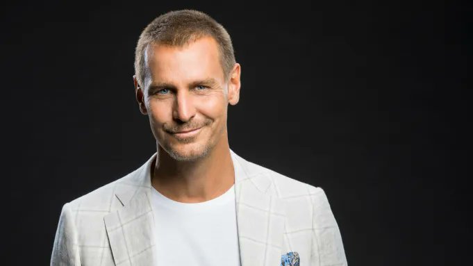 JBernardJones's tweet photo. Some are saying Ingo Rademacher should be re-hired since Burton is back. Perhaps memory fails, but Burton never filed a lawsuit against ABC/Disney. Meanwhile. Rademacher filed a suit, kept changing his claims &amp; lost. What company would rehire him under those circumstances? #GH https://t.co/tTRIbNxuEo