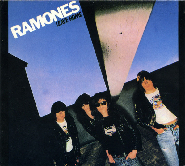 ManoloBellon's tweet photo. #HoyEnLaHistoria #FelizMiércoles -1977 – Lanzan #LeaveHome, segundo álbum de estudio de #TheRamones. Incluye Sheena Is A Punk Rocker. @rochy62 https://t.co/GjZsPfj0Rg