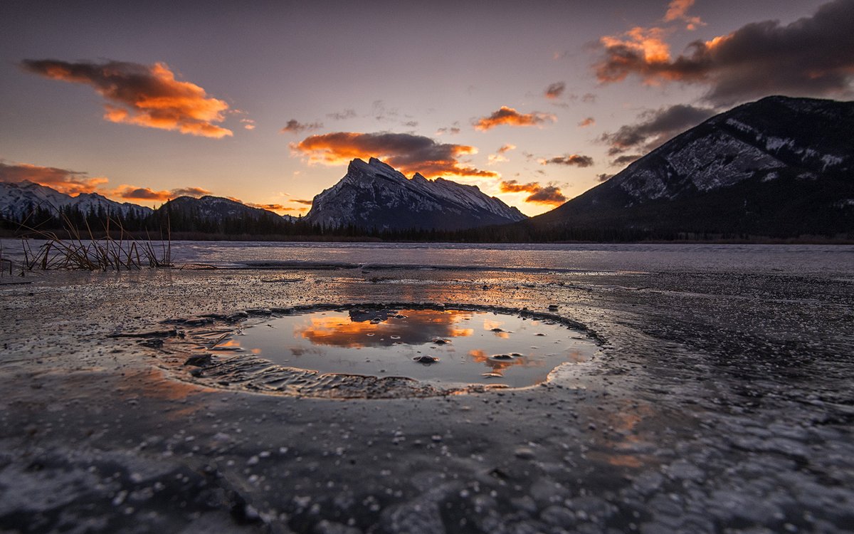 Portal Sunrise at Vermilion Lakes in Banff this morning - cold but beautiful :) #Banff #Canada #VermilionLakes