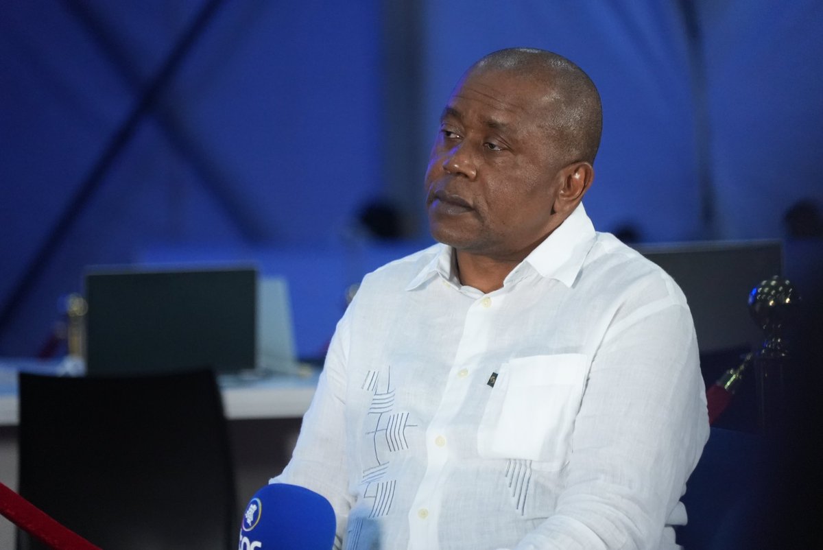 rkitsita's tweet photo. #RDC: Sur les 82 candidats invalidés par la @cenirdc , 12 sont de l’udps Tshisekedi . 

3 candidats invalidés sont ministres en fonctions :

1. Didier Manzenga Ministre du Tourisme 
2 Manuanina.  Nana ( prof ) Ministre près le Président de la République 
3. Antoinette Kipulu Ministre de la formation professionnelle .

2 invalidés sont administrateurs 

1. Nsingi Pululu membre du conseil d’administration à la SNel
2 . Kin Kiey PCA à la RVA. 

6 candidats invalidés sont sénateurs :

1. Mabaya Gizi 
2. Evariste Boshab ( professeur)
3. Victorine Lwese
4 . Mona Lux -ML 
5. Jean de Dieu MOLEKA 
6. Adou Lianza

1 candidat invalidé est Ministre provincial de Kinshasa 

Il s’agit de Charles Mbuta Muntu , ministre provincial de l’éducation ( Kinshasa ) 

4 candidats invalidés sont Gouverneurs 

1 . Gentiny Ngobila : Gouv de Kinshasa 
2. Bobo Boloko : Gouv équateur 
3. Pancras Boongo : Gouv de la Tshuapa
4 . Cesar Limbaya : Gouv de la Mongala

2 candidats invalidés sont députés nationaux 

1. Sam Bokolombe ( professeur )
2. Colette Tshomba ( rapporteur adjoint du bureau ) 

1 candidat  invalidé  est Ministre honoraire 

1. Justin Kalumba ( ancien ministre des transports )

Enfin , Noël Botakile  est député honoraire 

Au total , 15 provinces sont concernées par des cas de fraude etc…

Texte : Rachel Kitsita