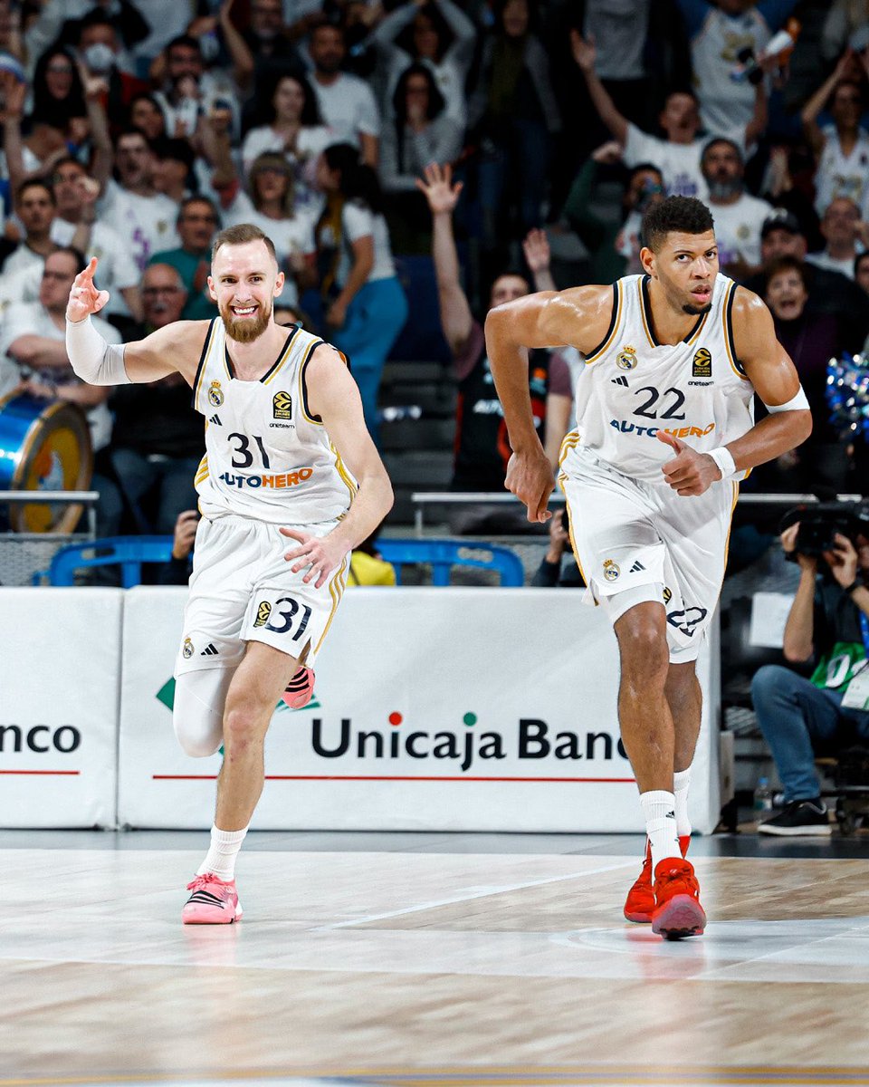 waltertavares22's tweet photo. EL ÚNICO EQUIPO QUE TIENE ADN 🧬 
 LOS DEMÁS SON CUENTOS  #halamadridynadamás https://t.co/5kgjjNEMz8