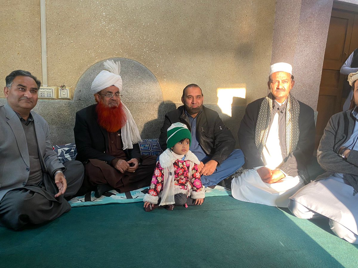 PAT_RWPDiv's tweet photo. 2/2
راولپنڈی PAT کے امیدوار قومی NA 56 محمد ندیم راجہ، امیدوار PP غلام علی خان کی عامر بشیر بٹ ،یاسر اقبال رضوی اور دیگر عمائدین علاقہ سے ملاقات ، حافظ اقبال رضوی نے غلام علی خان ، ندیم راجہ اور PAT کے دیگر امیدواروں کی کامیابی کے لئے خصوصی دعا کروائی .
#vote4PAT
#NA56
#PP16 https://t.co/QtTZ91gqFD
