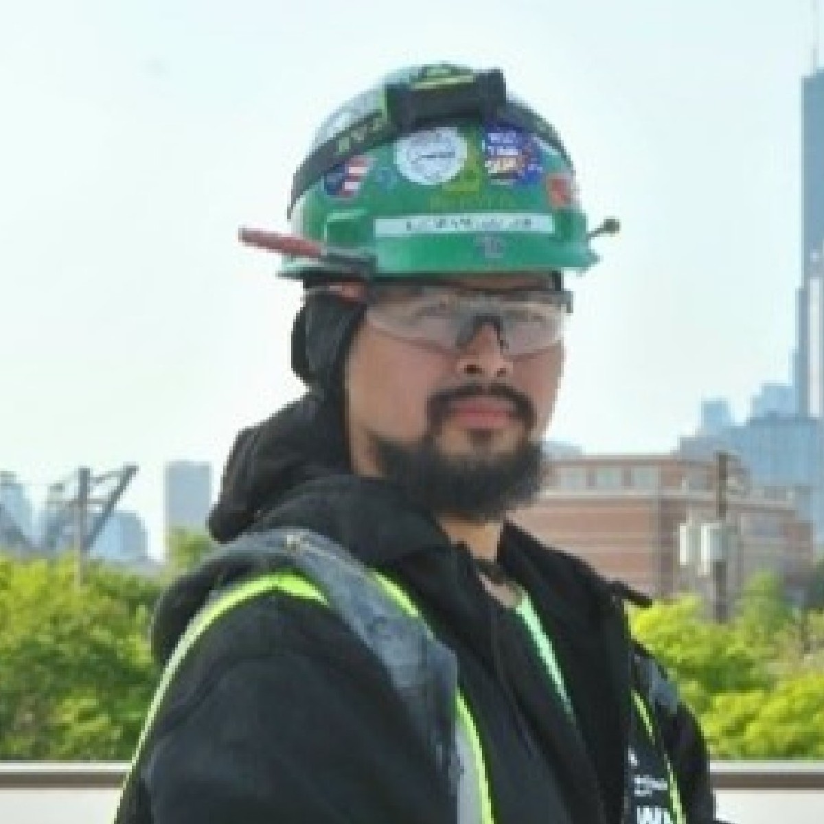 MidAmCarpenters's tweet image. We want to highlight a success story with #Local1889 member Edgar Vallejo, who came to the MACRC through the HIRE360 Mentorship Program. It wasn't long ago that Edgar was working as a package handler and now he's on a path to becoming a steward with the MACRC. Congrats Edgar!