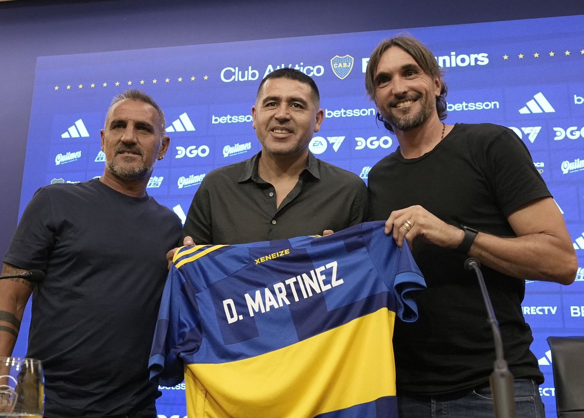 BocaJrsOficial's tweet photo. ¡Bienvenido, Diego! 💙💛💙 https://t.co/NTUWnnwG9R