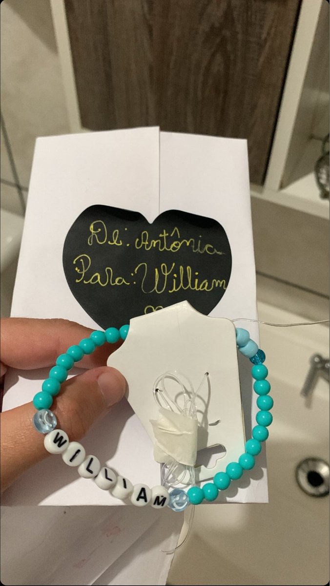 eu ganhei presente mais fofo do mundo da filha da bruna 😭 eu te amo Antônia eu vou te proteger do mundo 🥺