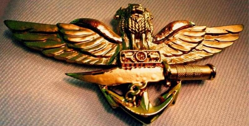 BodhanaAnanda's tweet image. #MarineCommandos #MARCOS (#IndianNavy)
- the badge (in pic)
Motto - &quot;The Few, The Fearless&quot;
