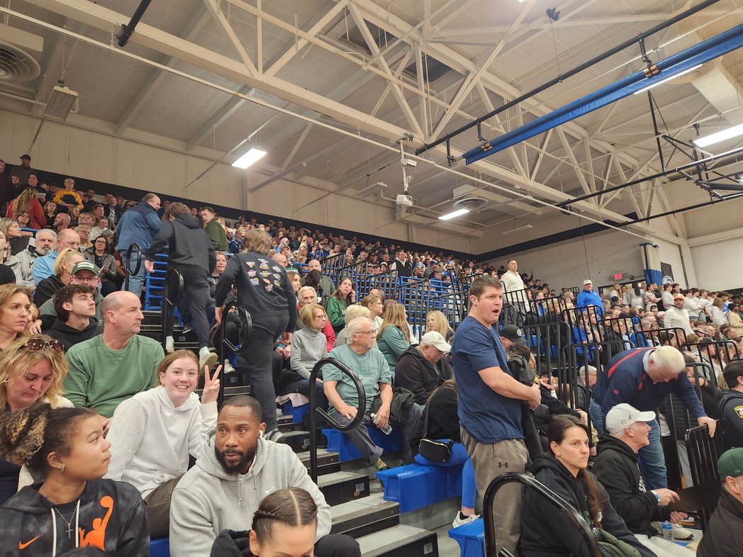 varsity_nights's tweet photo. Not a seat in the house on  a Friday Night!!! https://t.co/39PpAEHD0A