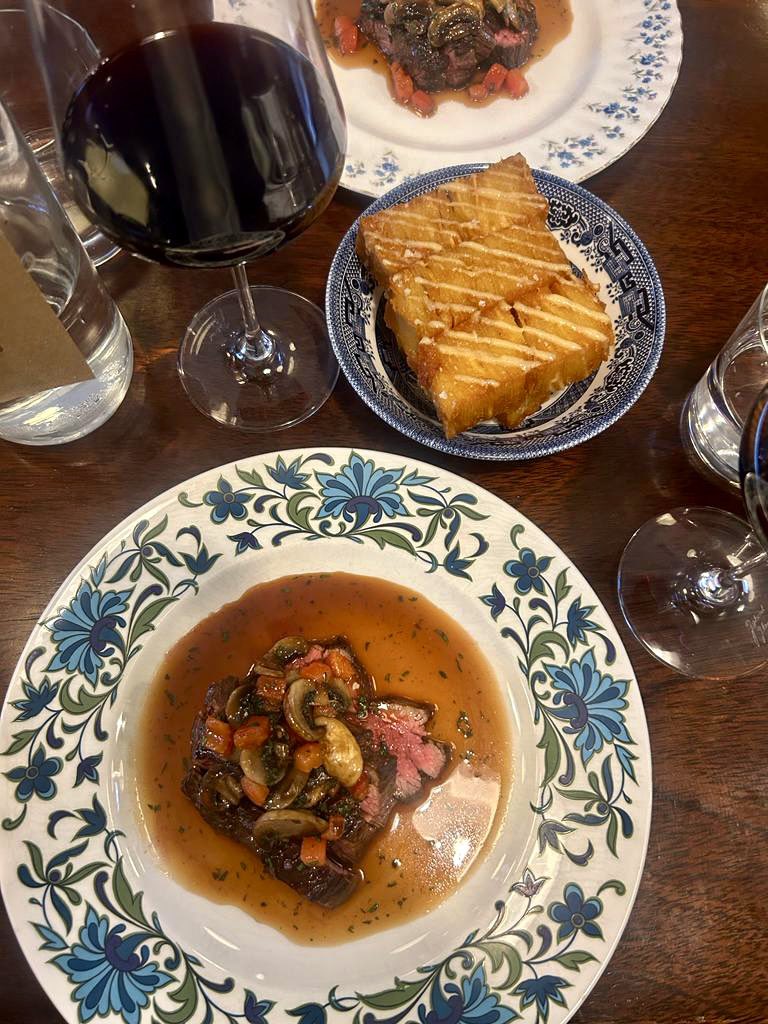 The most wonderful lunch of Hereford bavette with chasseur sauce at @QualityChop today. Of course, paired with their famous confit potatoes and a little French Cabernet Sauvignon. Highly recommend! #GreatBritishFood