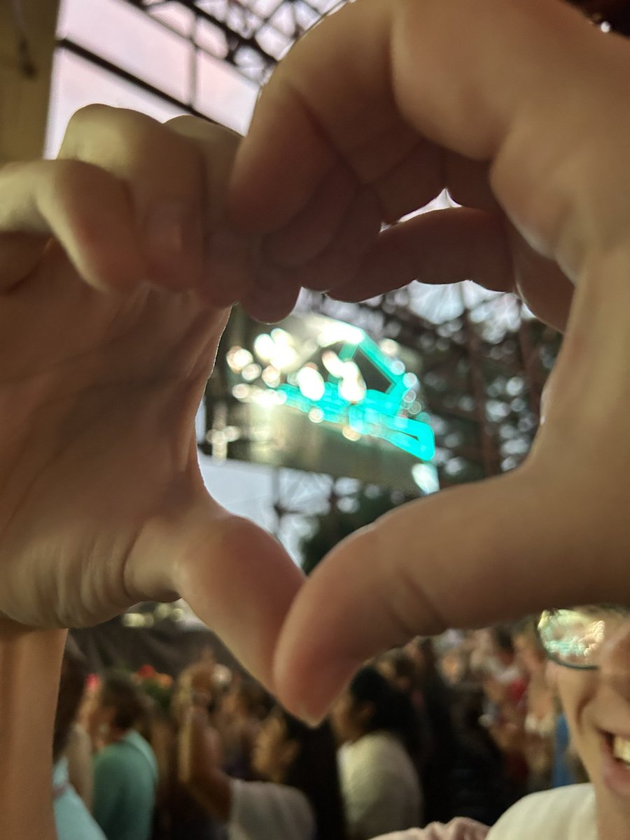 madidawn1994's tweet image. these are so depressing i miss summer