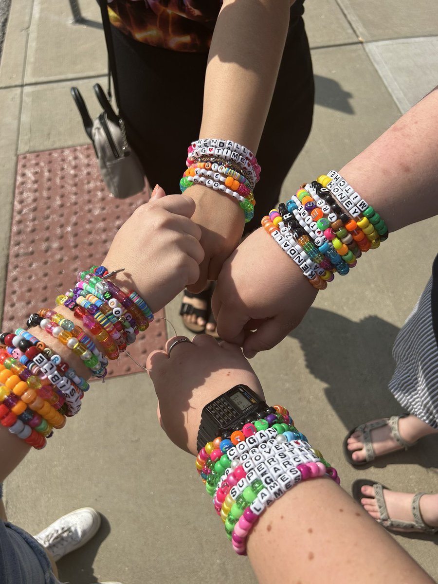 madidawn1994's tweet image. these are so depressing i miss summer