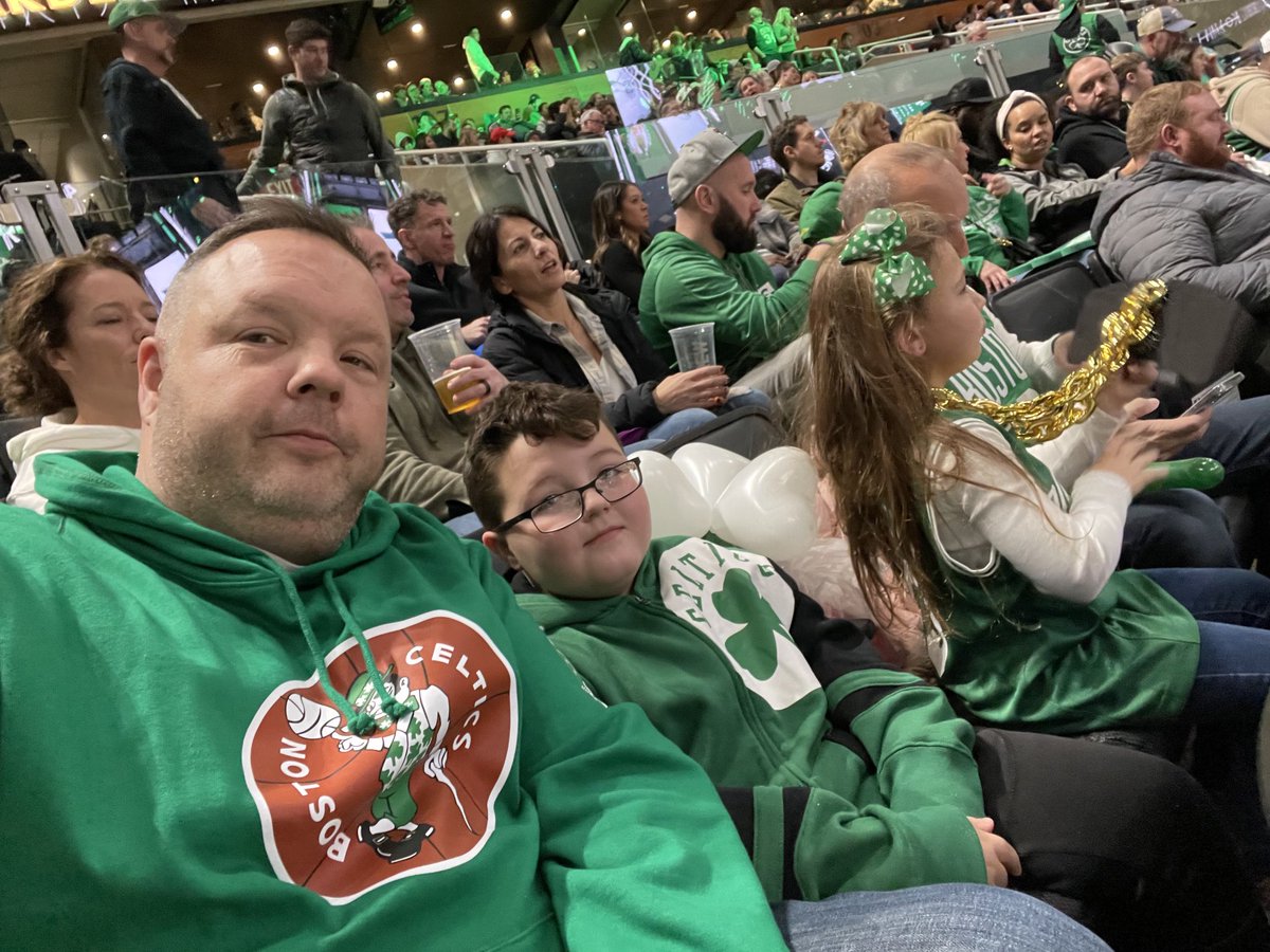 BillyP325's tweet image. Celts game with my mini me Gavin!!! They better not blow this lead. Jumbotron come get us!!!Thanks for the awesome seats ⁦@jrossi79⁩ 
#celticpride