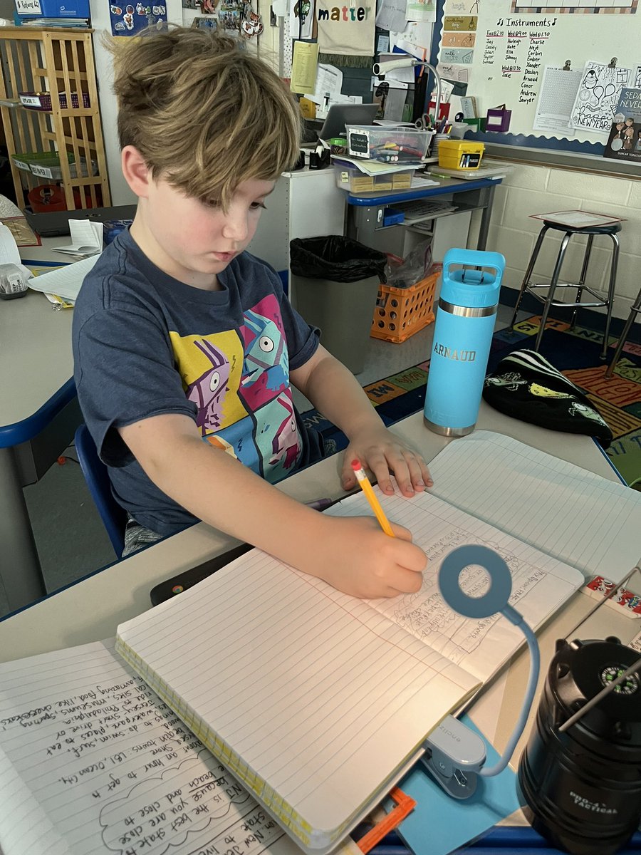 More flashlight Friday fun with Mrs. Fisher and invisible ink pens! #tatemtweets #collsedu