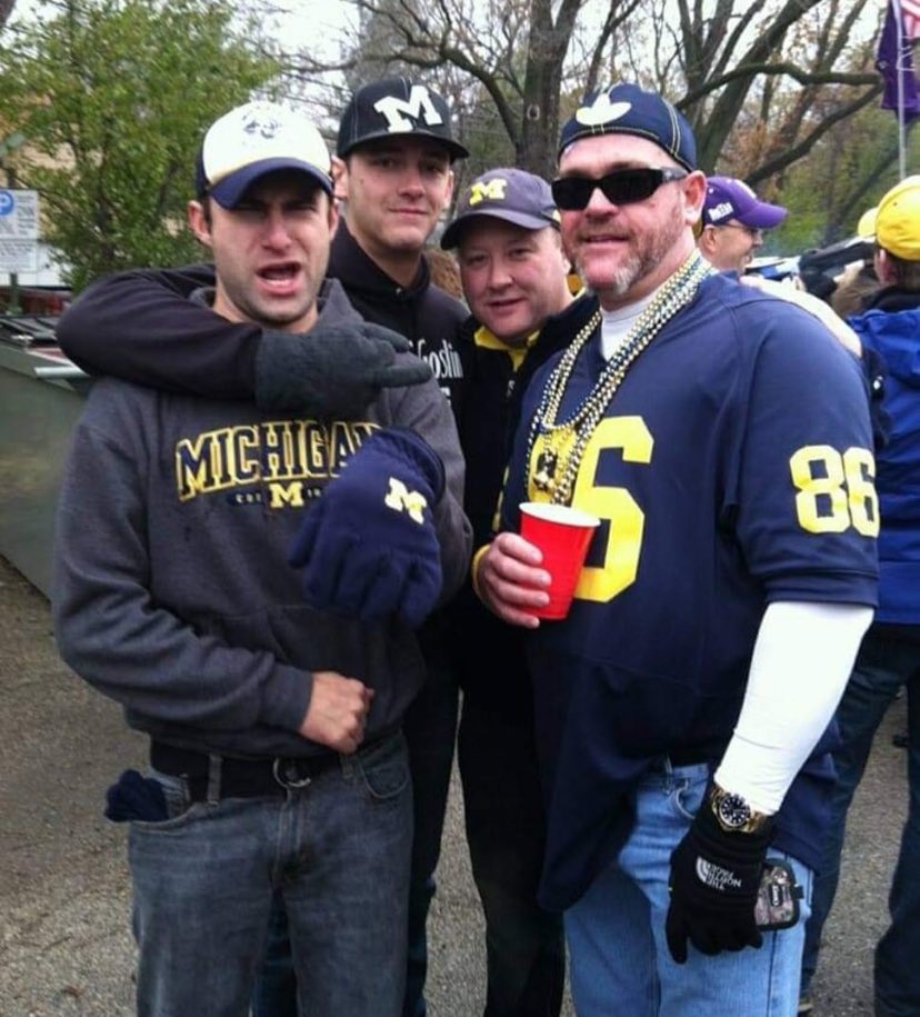 BrendanTheRed1's tweet photo. @stoolpresidente @Gametime I’ve never been to a football game in my life. Not one. Would be cool to have this be my first. Also, I’d bring my friends from Kalamazoo who are SUPER Umich fans!! @Gametime @stoolpresidente https://t.co/8P9udbGs8M