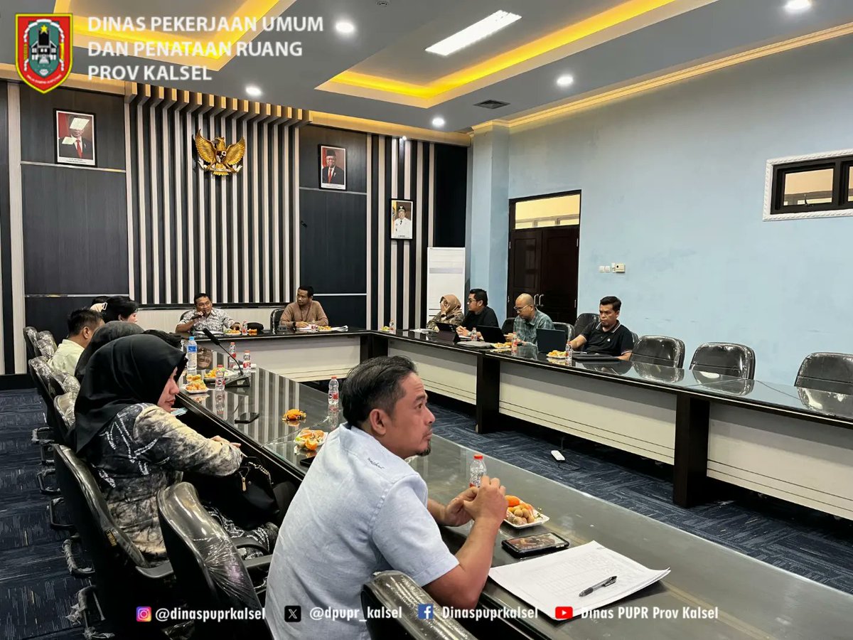 dpupr_kalsel's tweet photo. Konsultasi Komisi III DPRD Kabupaten Kotabaru terkait Dukungan Pemerintah Provinsi terhadap Dukungan Infrastruktur di Kabupaten Kotabaru
--

#SigapMembangunNegeri
#pemprovkalsel
#dinaspuprkalsel
#pupruntukbanua
#bergerak
#kalselbergerak
#kalimantanselatan
#kalselmaju https://t.co/zodqv3gkHC