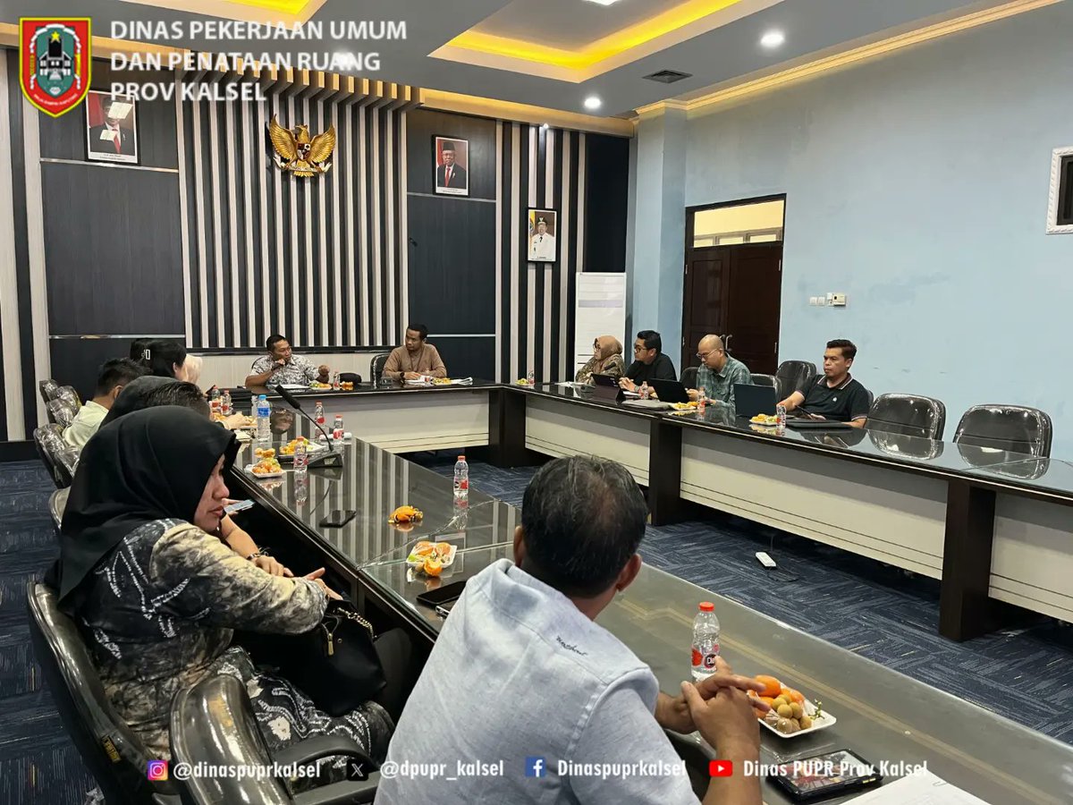 dpupr_kalsel's tweet photo. Konsultasi Komisi III DPRD Kabupaten Kotabaru terkait Dukungan Pemerintah Provinsi terhadap Dukungan Infrastruktur di Kabupaten Kotabaru
--

#SigapMembangunNegeri
#pemprovkalsel
#dinaspuprkalsel
#pupruntukbanua
#bergerak
#kalselbergerak
#kalimantanselatan
#kalselmaju https://t.co/zodqv3gkHC