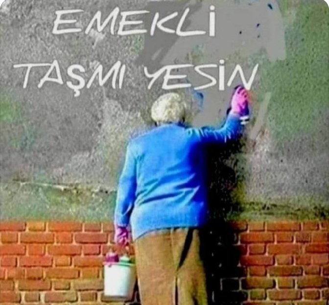 #EmekliMaaşınaÇöktüler‼️ Bütçe açığının sebebi 'Emekliler' diyen Maliye Bakanı, kuru ekmeği bulduklarına şükretsinler diyen milletvekilinin olduğu ülkede 👇👇👇