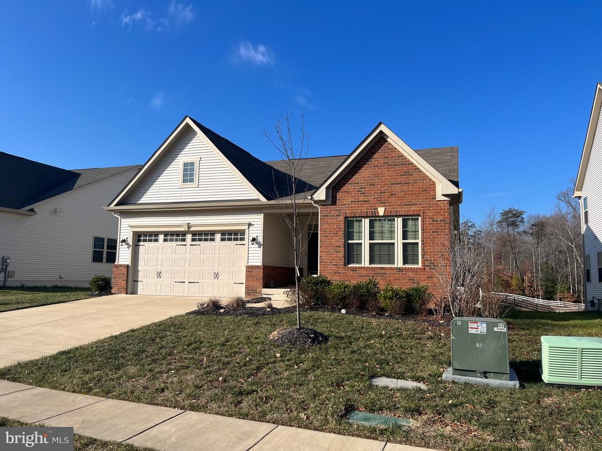 hammersmithteam's tweet image. 10655 Cheryl Turn, Waldorf, MD, 20603
3 bed | 3 bath 3432 Sq. Ft.
Active | 524900
bit.ly/41PmSHe
Gorgeous and Spacious Rancher in a wonderful convenient location, Christopher Pointe community. This home is in model condition and ready for a new owner. Inside you will...