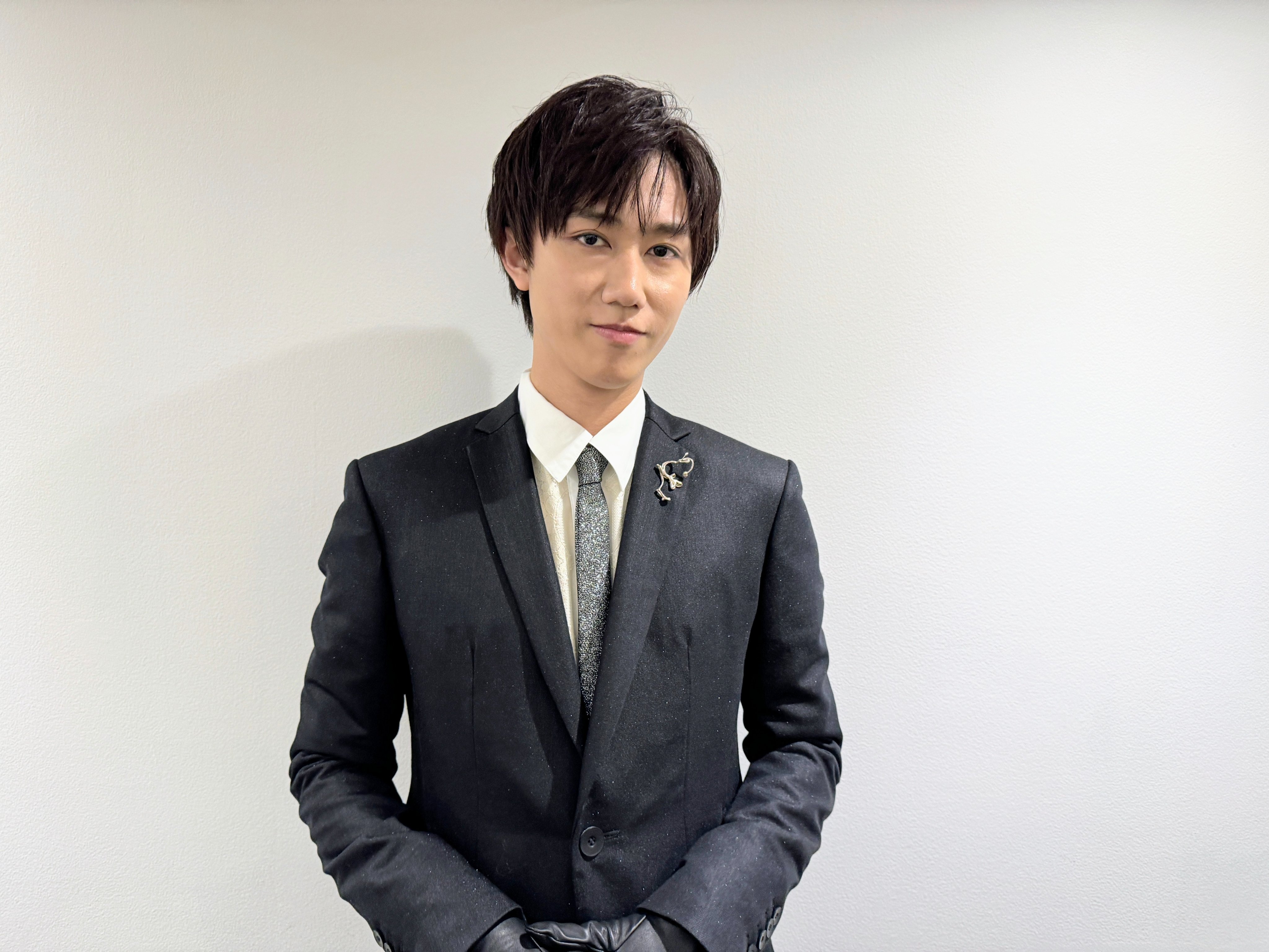 Amazon.co.jp: Snow Man 公式 生 写真（阿部亮平）SM03199