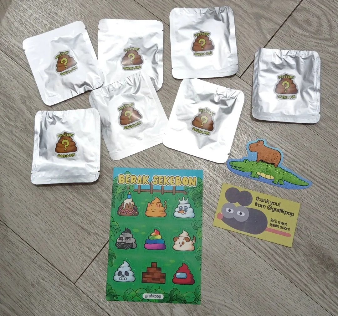 lovingnyamjoon's tweet photo. Another day another paket merch, this time dari @alhaithamster 🤩 kocak banget stickernya 😭❤️ pinnya belom dibuka soalnya mau dibuka bareng temen, semoga dapet yang beda 😋☝️ https://t.co/gS5nhRTuSM