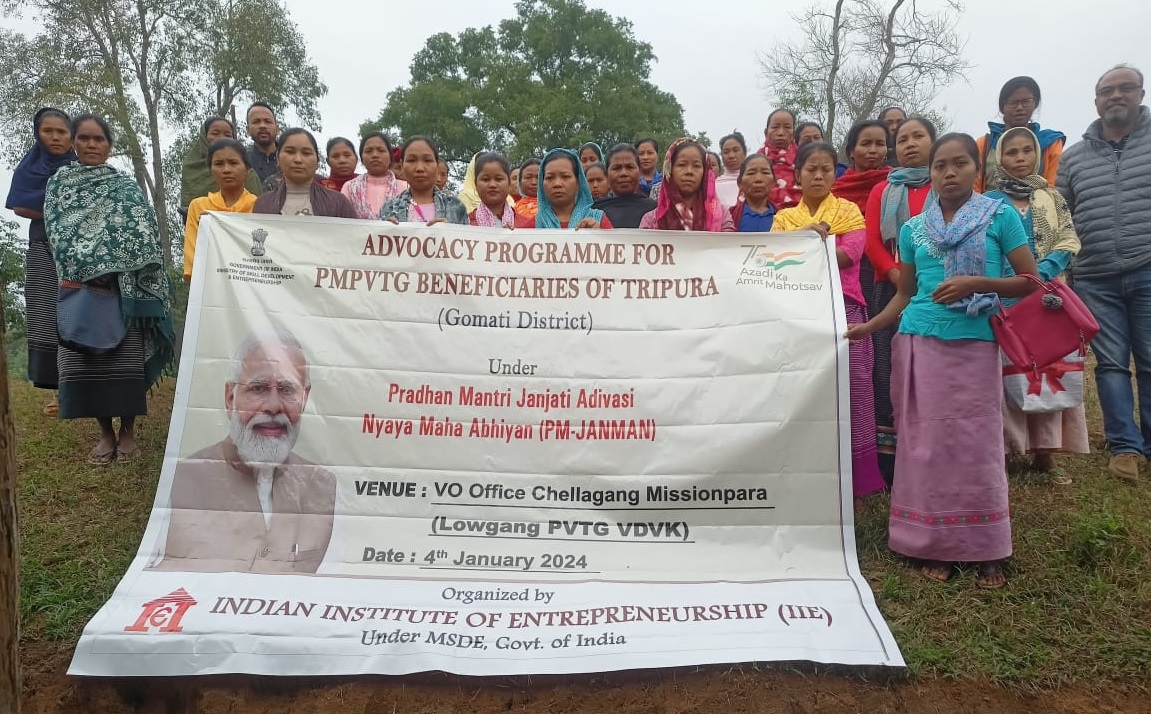 d_trlm's tweet image. Awareness program on PM-JANMAN scheme held at Lowgang GP on 04th Jan 2024 in PVTG VDVKs under Karbook BMMU, Gomati District in Convergence with Indian Institute of Entrepreneurship, Guwahati &amp;amp; TRIFED.
#PMJANMAN
#TRLM @TribalAffairsIn  @tribesindia @MSDESkillIndia