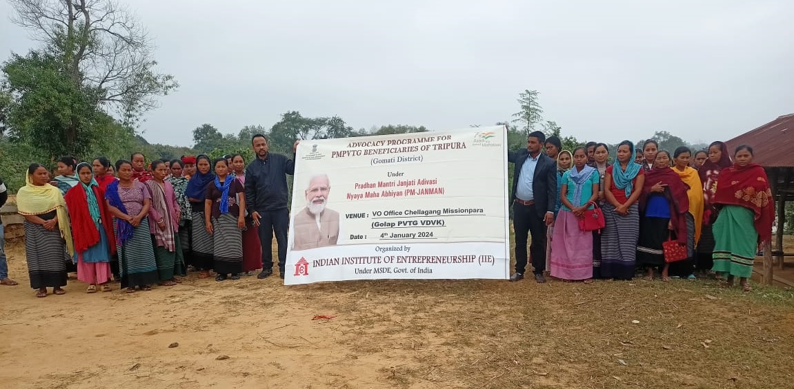 d_trlm's tweet image. Awareness program on PM-JANMAN scheme held at Lowgang GP on 04th Jan 2024 in PVTG VDVKs under Karbook BMMU, Gomati District in Convergence with Indian Institute of Entrepreneurship, Guwahati &amp;amp; TRIFED.
#PMJANMAN
#TRLM @TribalAffairsIn  @tribesindia @MSDESkillIndia