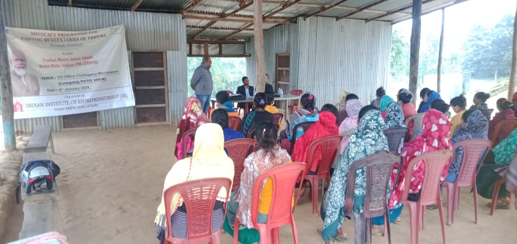 d_trlm's tweet image. Awareness program on PM-JANMAN scheme held at Lowgang GP on 04th Jan 2024 in PVTG VDVKs under Karbook BMMU, Gomati District in Convergence with Indian Institute of Entrepreneurship, Guwahati &amp;amp; TRIFED.
#PMJANMAN
#TRLM @TribalAffairsIn  @tribesindia @MSDESkillIndia