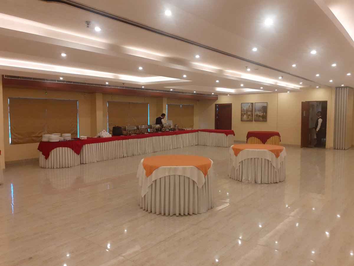 dreamcontent's tweet photo. Live from the venue of the 1st ever CareerCamp in India initiated by  #WordPress , and organized by WordPress Kolkata Community. 
#cckolkata #cckolkata2024 #storeapps #automattic #bluehost  #godaddy #siteground #weglot https://t.co/G0DxhFgnOh