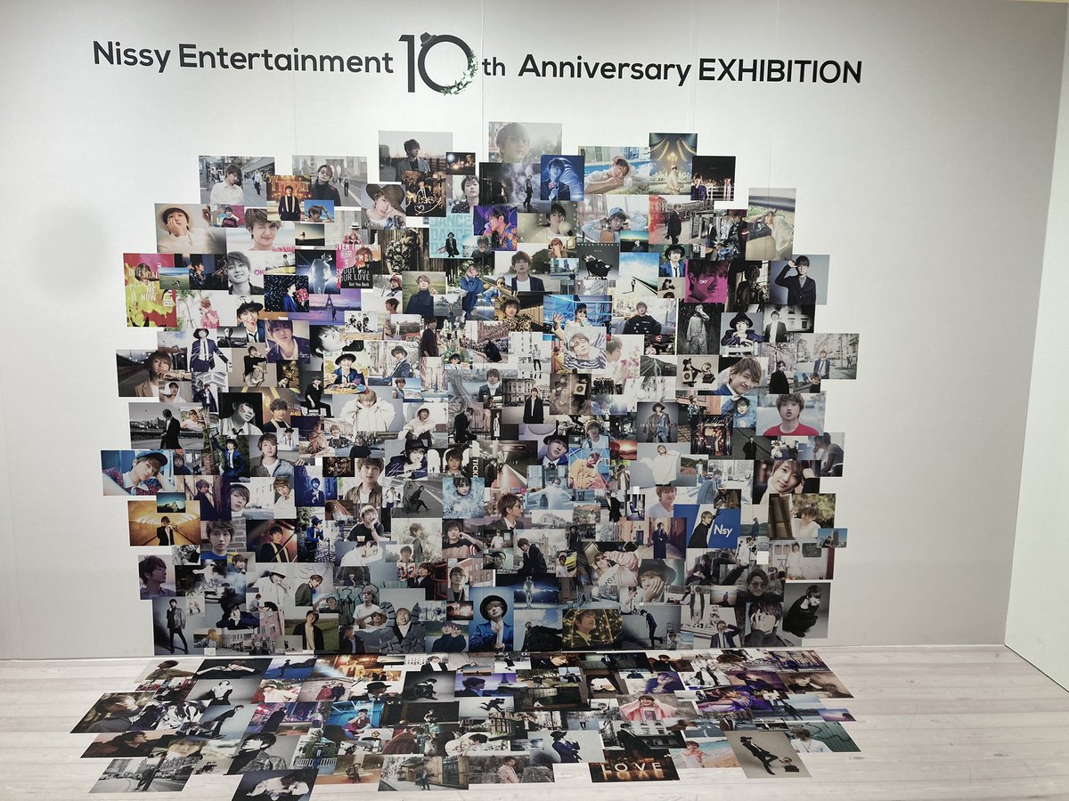 __emmc7's tweet photo. Nissy Entertainment
10th Anniversary EXHIBITION
仙台PARCO 💐

衣装も映像もこだわりもとっても素敵で秒でした．

Nissyがmeets youで仙台来た時に食べた末廣メニューも🍜🧡

グッズも買えて身も心も満たされました https://t.co/WDBsZ8CiWo
