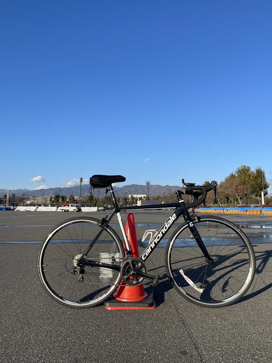 _hachi9's tweet photo. 中古で安くロードバイクを手に入れました。嬉しい。初乗り。
#ロードバイク https://t.co/XSgmxBA92N