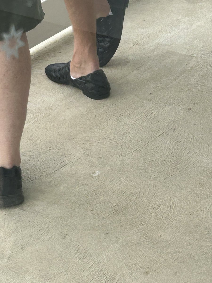 punterscorner's tweet photo. @Complex @jamieennis29 grab the cash and made some shoes. https://t.co/zWDLofcK2p