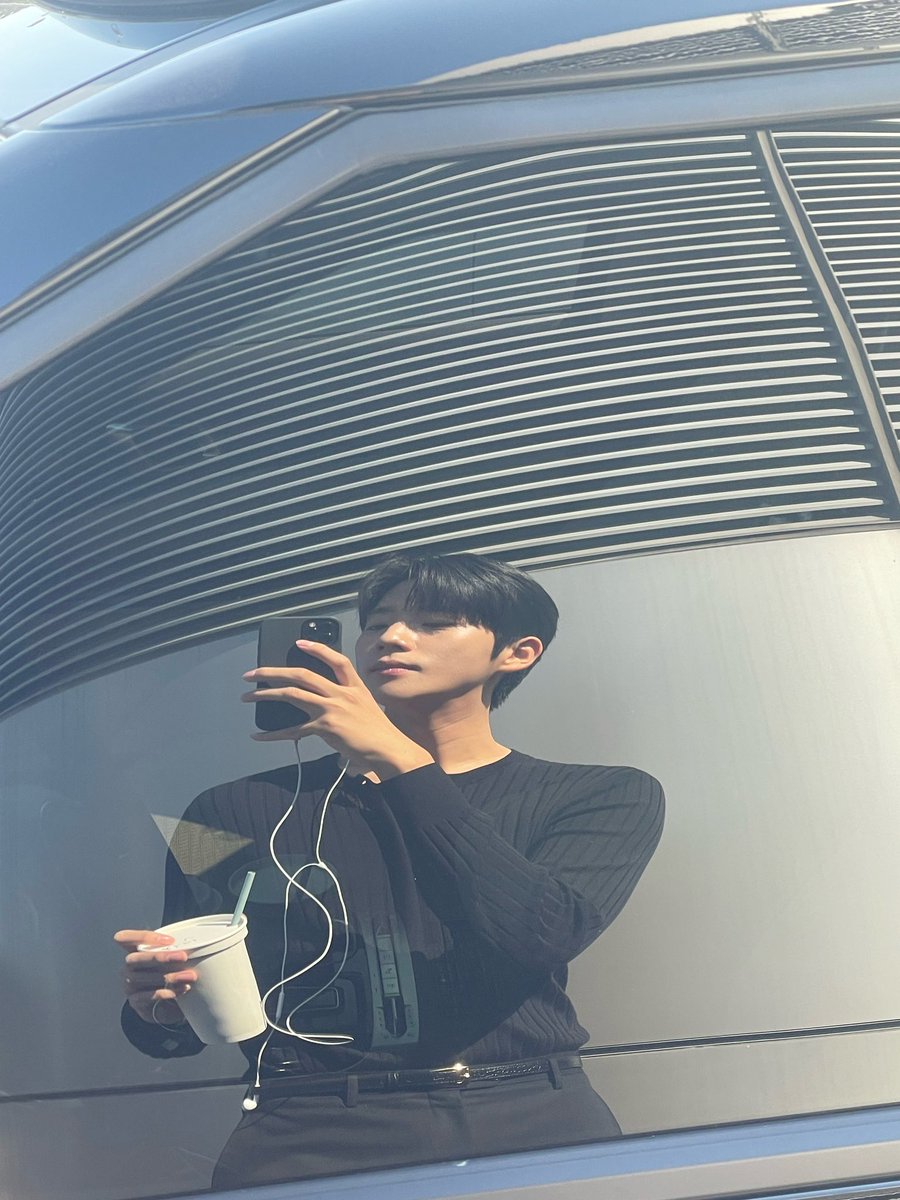 풀잎 tweet media