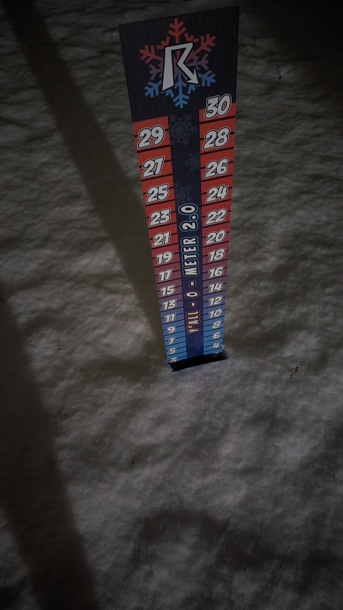 arrow74's tweet photo. @ryanhallyall First measurable snow of the season/year came to 3 Y'alls on the #YallOMeter in Bismarck, MO. #BismarckMO https://t.co/n9vD7rYtTg
