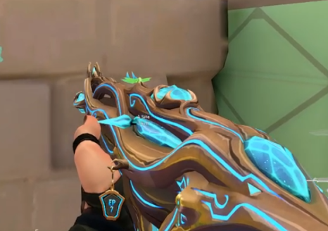 KraunOfficial's tweet photo. @ValorLeaks anyone know what this gun buddy is? i just saw it in a game and was wondering what it was cause I've never seen it before https://t.co/4qZ5KeHHmr