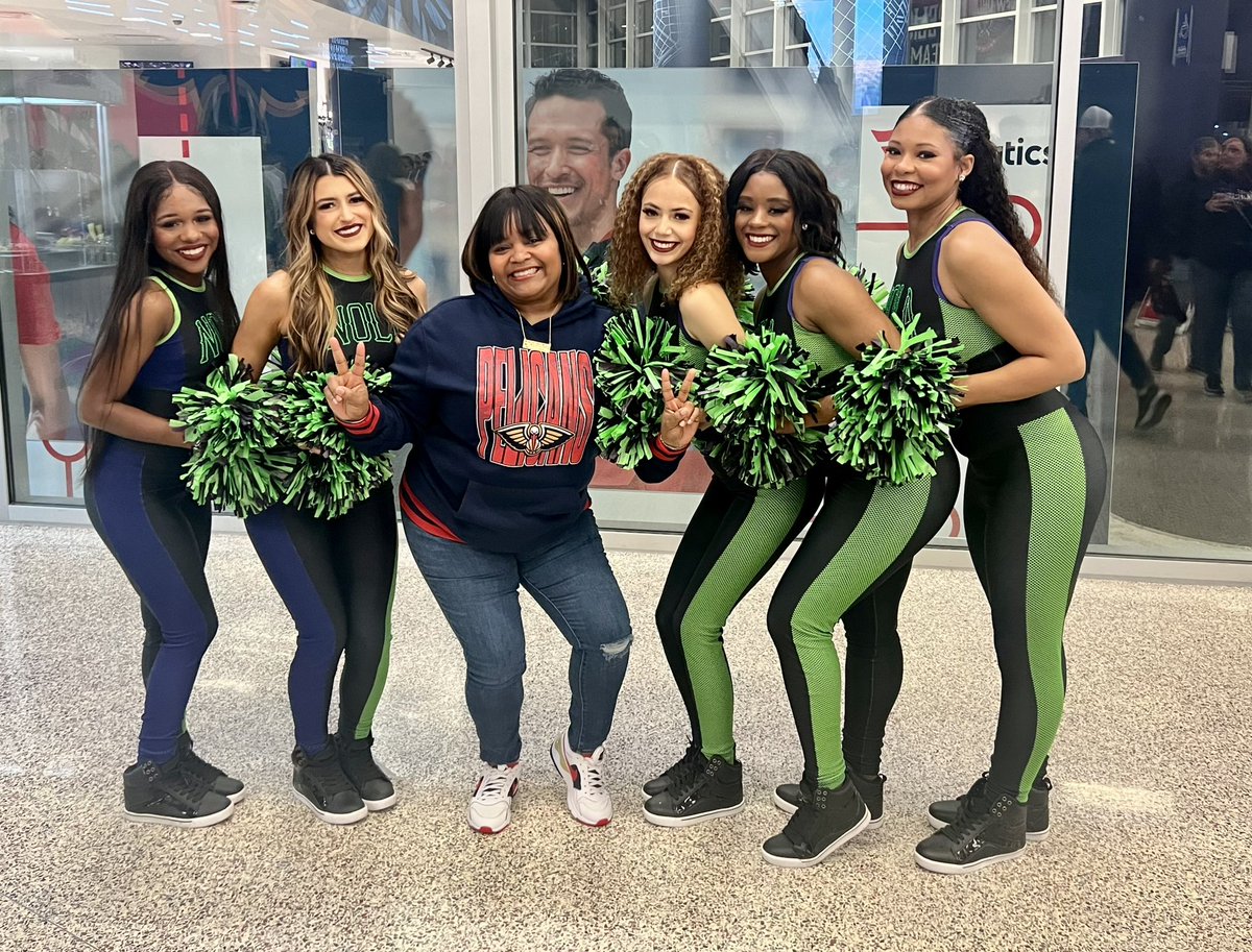 BeanPie39's tweet photo. #PelicansGameDay https://t.co/idj0z8z4KV