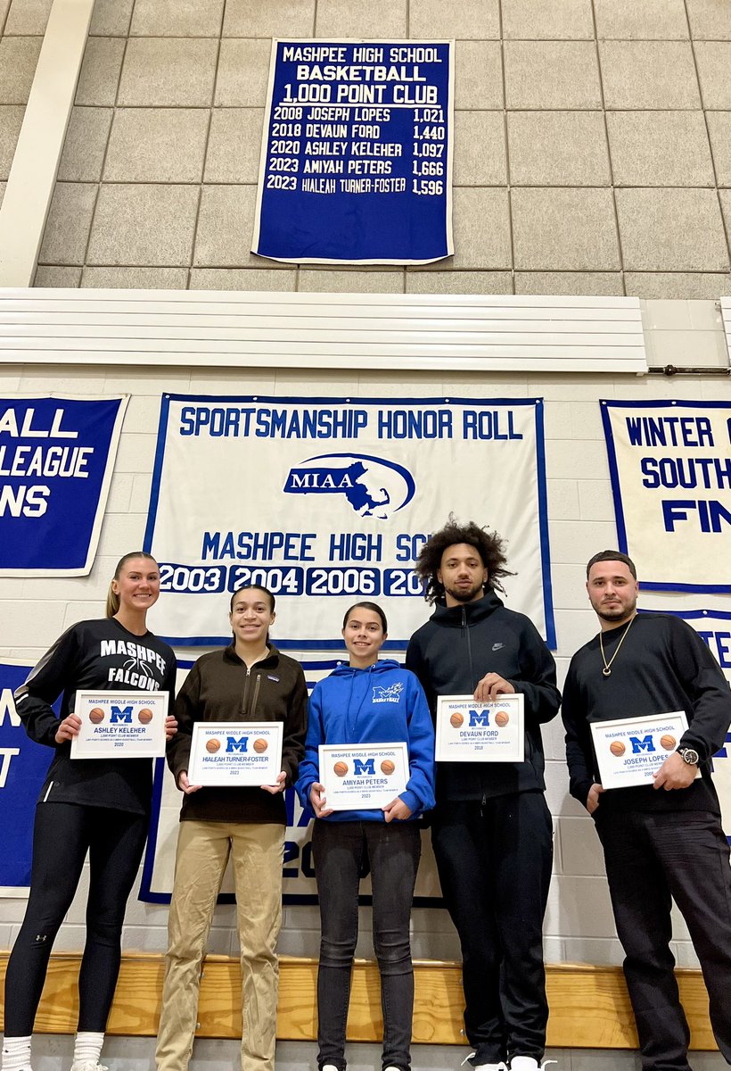 Congratulations to Joseph Lopes, Devaun Ford, Ashley Keleher, Amiyah Peters, and Hialeah Turner-Foster—Members of the MMHS 1,000 Points Club.  It was so nice that all 5 could be present for tonight’s banner ceremony. 💙💙💙💙💙 #Mashpee
