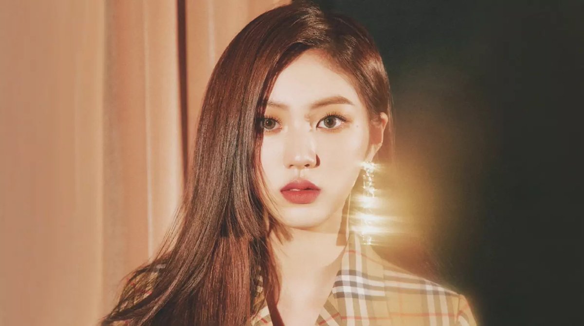 StreamsForCLC's tweet image. Happy Birthday Eunbin!! 

Watch one of her most watched fancams today to celebrate! 

🔗youtu.be/mIVrXzNWf9o?si…

권은빈의 생일을 축하합니다!
HAPPY BIRTHDAY KWON EUNBIN!
#HappyEunbinDay
#빙꾸냥이_생축이다냥 
#KWON_EUNBIN #권은빈 
@CUBECLC #CLC #씨엘씨