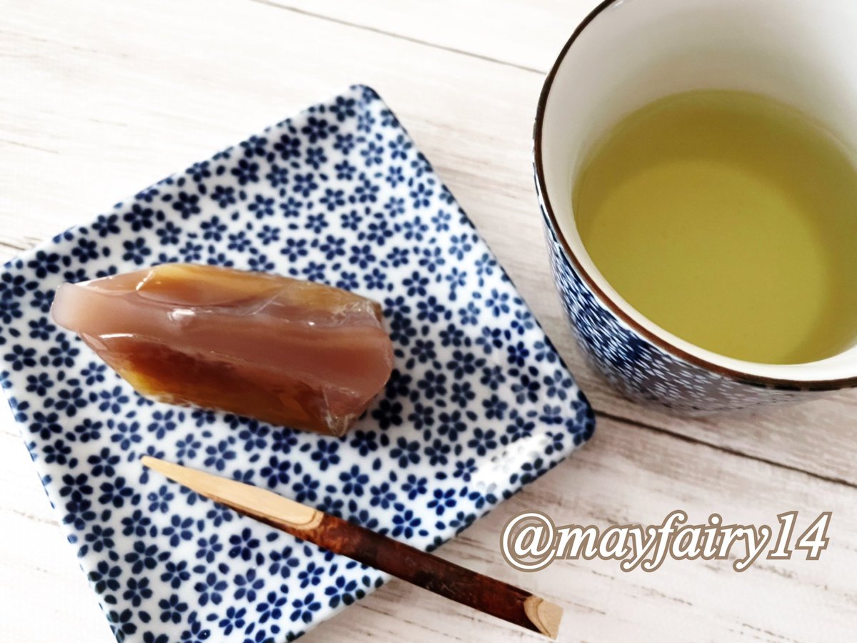 mayfairy14's tweet photo. 今年も密かに週末スイーツやってます。
またお勧めのお菓子などあればこちらでも紹介しますねෆ̈

#今朝のお茶
#LUPICIA
#7434宇治やぶきた
#3g #110ml #2分
#源吉兆庵 #雅栗 https://t.co/vRALXxK0zv