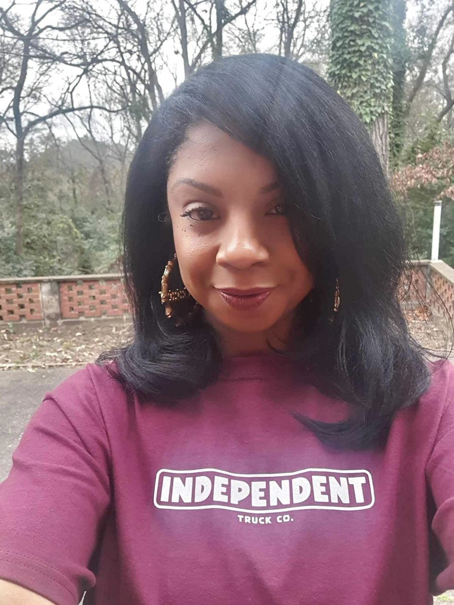 alabamatattoo27's tweet photo. HAPPY BIRTHDAY 🎉🎊🎂🎈 to my baby, my suga pie honey bunch @AlidaAlana  ‼️ Slidin’ into 42 like she Jackie Robinson playin in a league of her own‼️Love you baby. No dawns today, she wanted dusk so dusk it was. #Kotd #Amamaniere #jordan5 #Snkrskickcheck #snkrliveheatingup https://t.co/i4jBqH3VUN