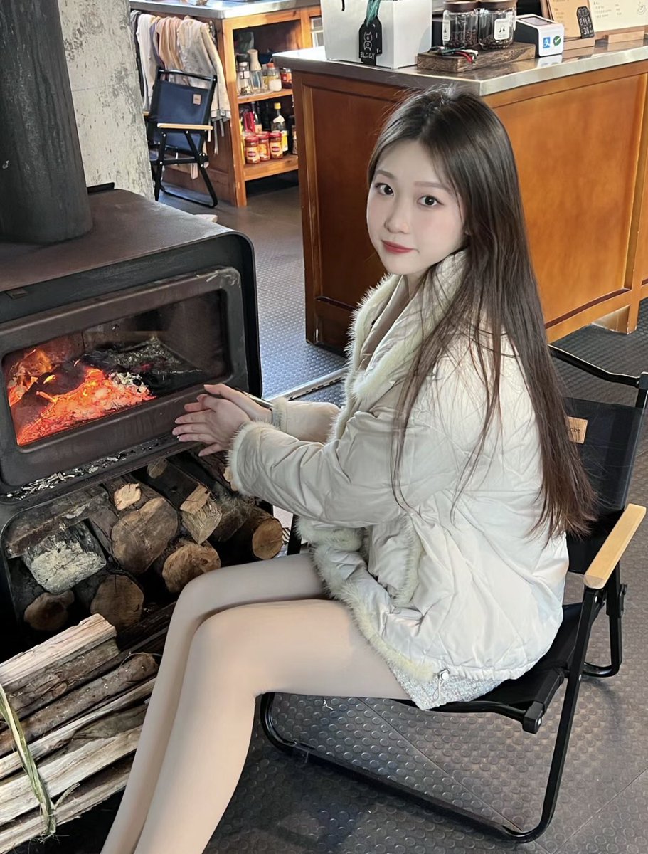 Spring07728891's tweet photo. 图中乃是当地小有名气的可爱鬼
#上海 https://t.co/lFtXwFH8Q7