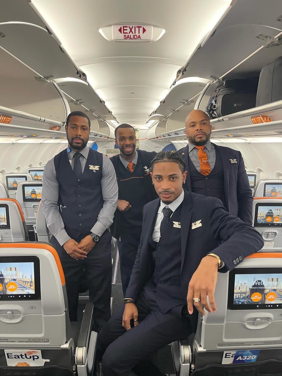 RandyHenleyJr's tweet photo. Mad love to the men in blue
2yrs in and my 2nd all Black male crew https://t.co/EssMiueI5K