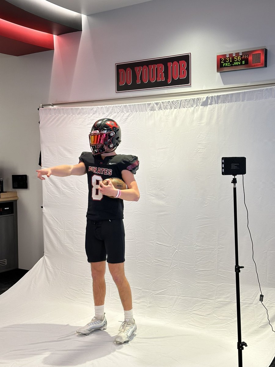 Glory to the most high!! After great conversations with <a href="/Coach__Shaw/">Mac Shaw</a> and <a href="/coachsandberg/">Rod Sandberg</a> I am blessed to have received an offer to play Db at Whitworth University! #Sendme <a href="/WhitworthFB/">Whitworth FB</a> <a href="/TheNewAthlete/">Ryan Paul</a> @mohrperformance <a href="/football_river/">Columbia River Football</a> <a href="/spatmn/">Dewayne patterson</a>